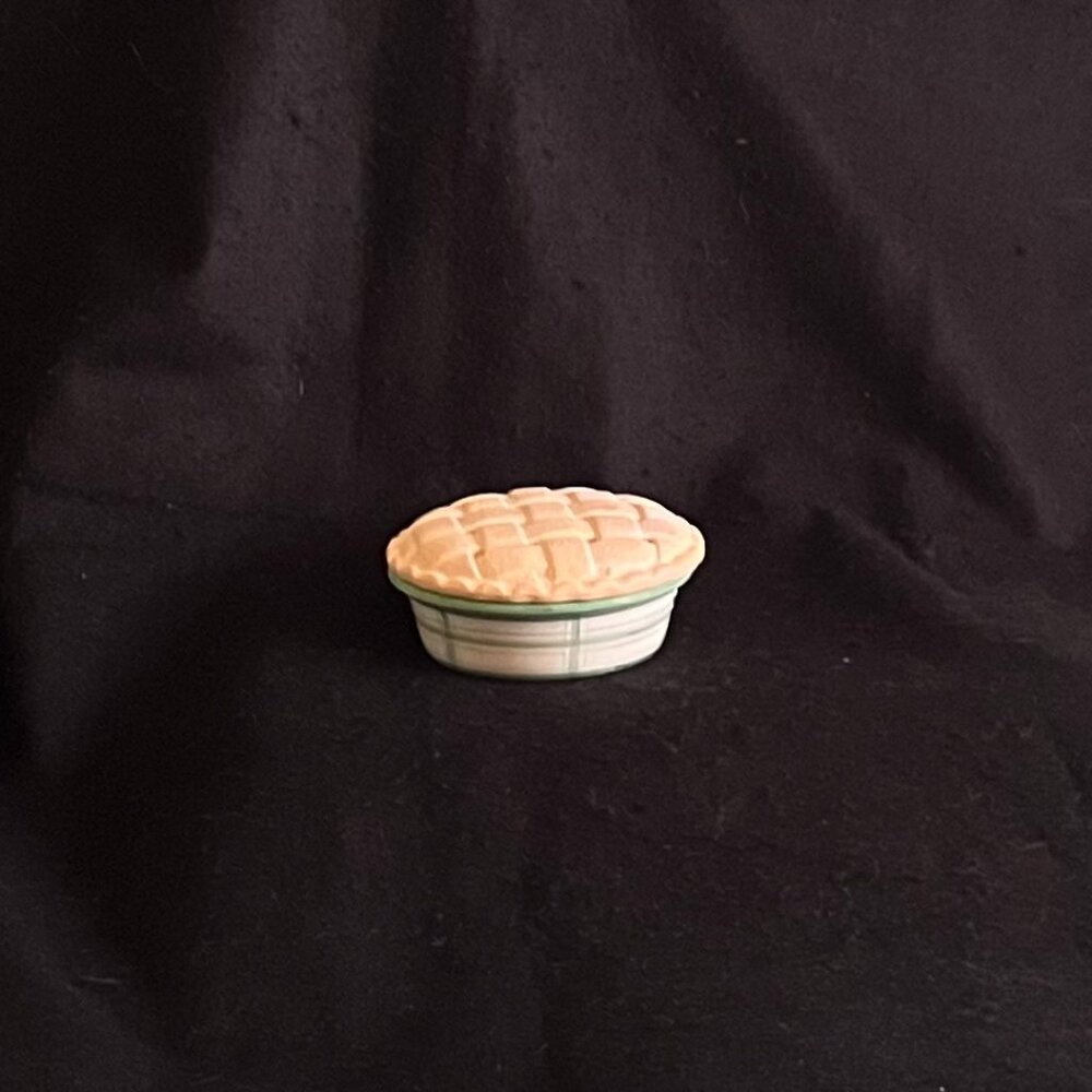 Decorative Ceramic Pie-Shaped Potpouri/Trinket Dish